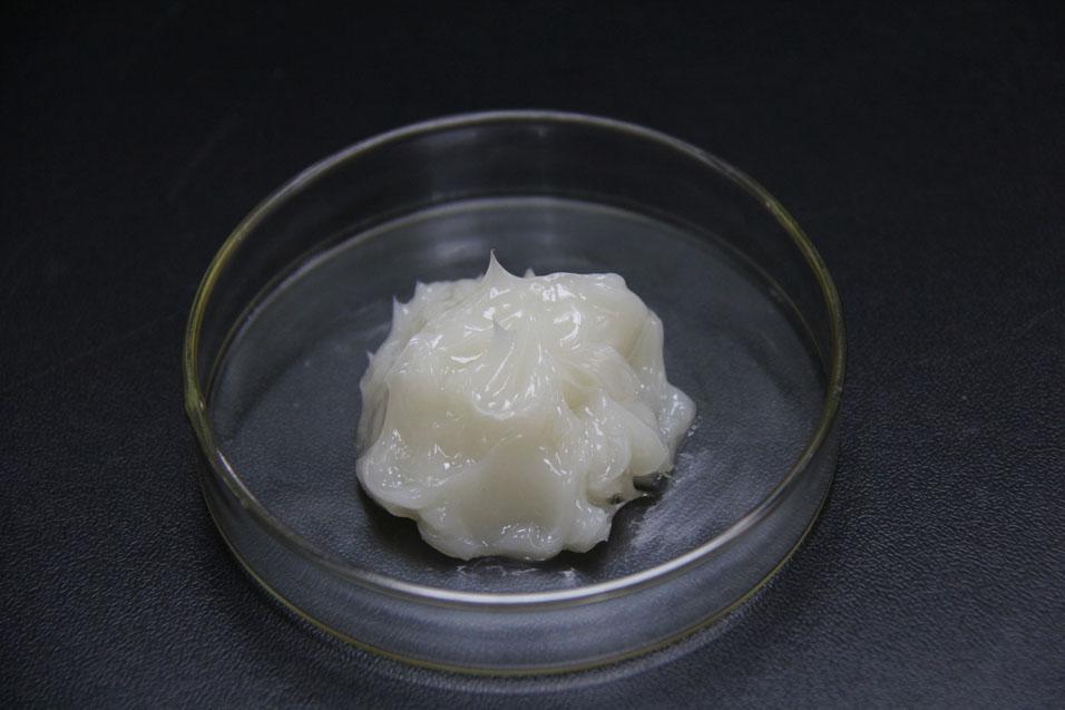 潤滑脂出現(xiàn)失效由哪幾種原因?qū)е履兀?></dt><dd><h5>潤滑脂出現(xiàn)失效由哪幾種原因?qū)е履兀?em>2021-05-28</em></h5><p>現(xiàn)代的機(jī)械設(shè)備多數(shù)都要用到潤滑脂保養(yǎng)，它對(duì)設(shè)備的養(yǎng)護(hù)有著重要的作用。潤滑脂在使用過程中有時(shí)會(huì)出現(xiàn)失效的情況，失效的原因有由多種因素導(dǎo)致，下面索科潤滑油為大家總結(jié)了五種容易導(dǎo)致潤滑脂失效的原因：</p></dd></dl></a><a href='shownews881.html' title='食品級(jí)潤滑油脂儲(chǔ)存條件需注意哪些？' target='_blank'><dl><dt><img src=